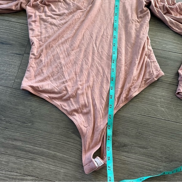Lulu’s Womens Mauve Body Suit Long Sleeve Relaxed Sleeves Thong Size Large - Picture 8 of 8